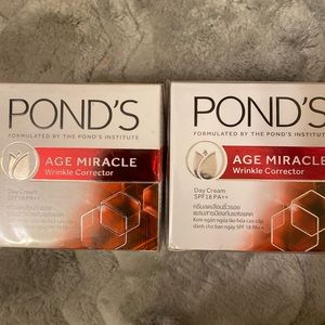Pond’s lot of 2 Age Miracle Wrinkle Corrector day cream